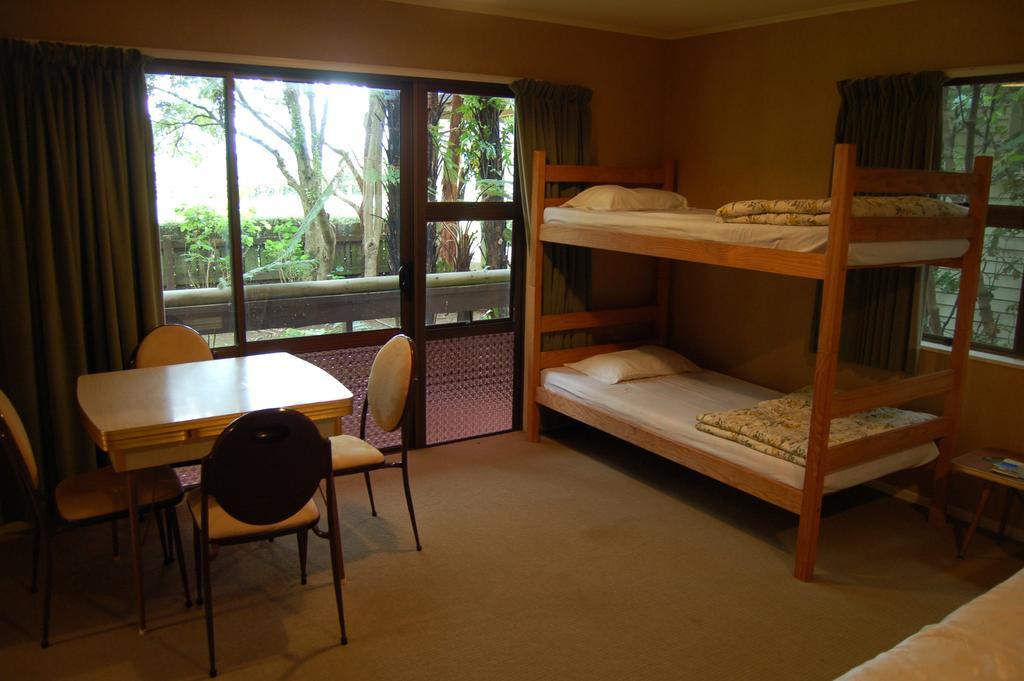 Wheatly Downs Farmstay And Backpackers Hawera Kültér fotó